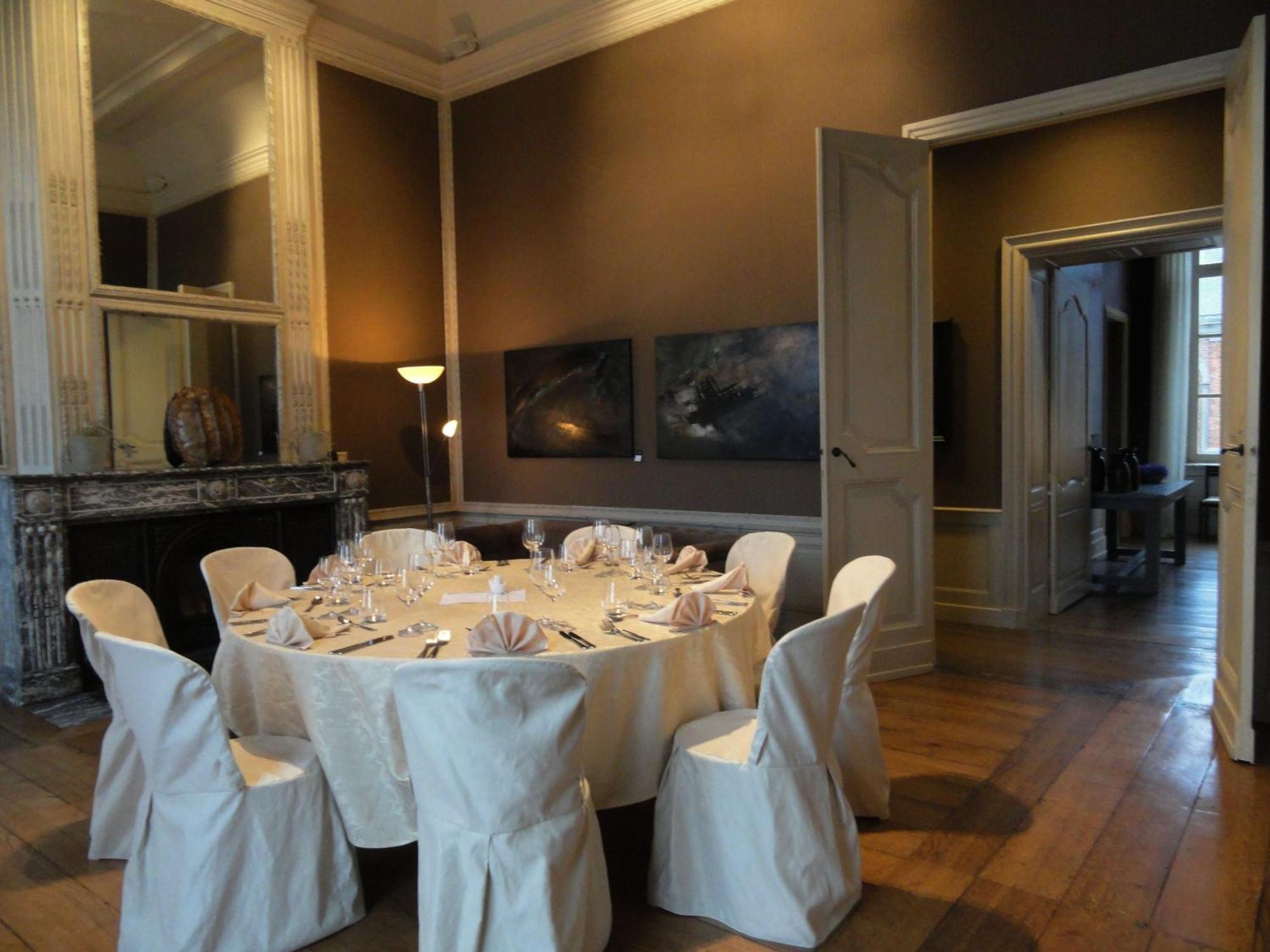 Chateau De Vierset-Barse